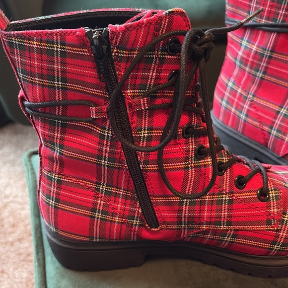 Kohl’s Red Plaid Lace-Up Booties - Picture 6 of 9